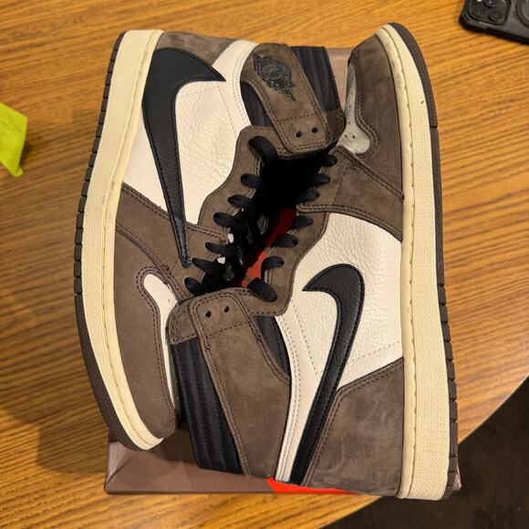 AJ1 High Travis Scott Mocha PO main image 6